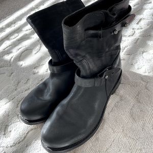Rag And Bone handmade Goodyear moto boot in Italian cow leather with a 1" heel.